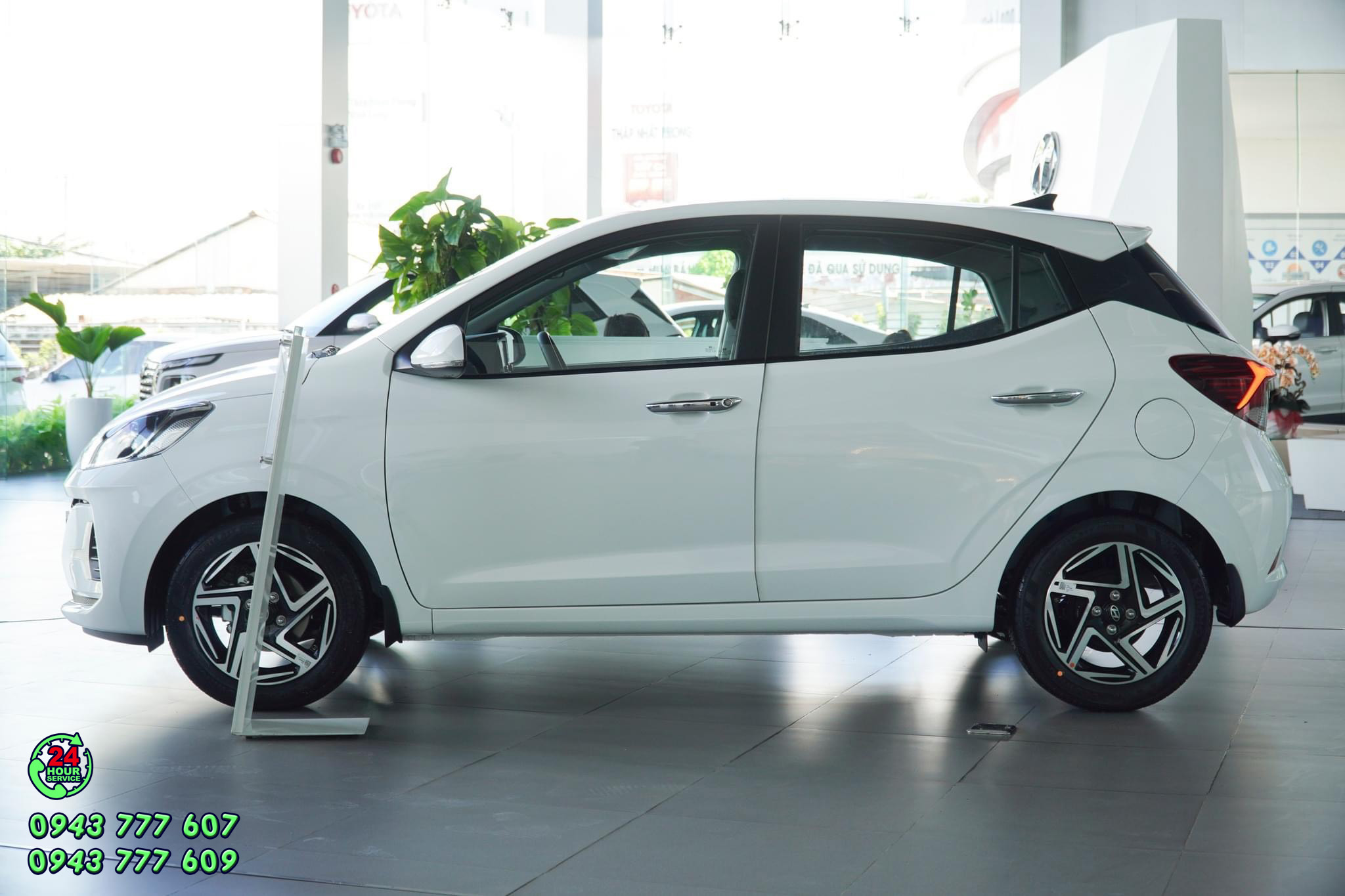 hyundai i10 màu trắng