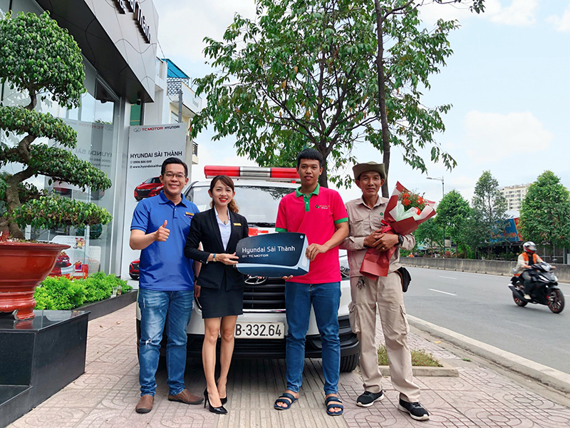 lễ giao xe hyundai cứu thương